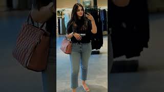 Hareem Farooq Alishba Anjum In Tight Jeans Bold Dressing Hot Photoshoot Tight Pants Clear Cleavages