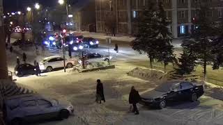 Видео Smotriomsk.RU: Омск, камера на Герцена 44, ДТП, 25.12.2017 от smotriomsk, улица Рабиновича, Омск, Россия