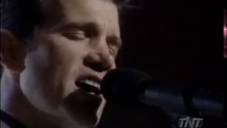 Watch Chris Isaak White Christmas video