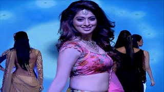 Lakshmi Rai Ramp Walk Ccl5 100 Hearts Red Carpet