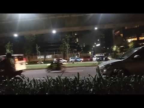 MALAM DI PINGGIR JALAN