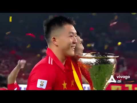 cầm chắc trong tay chiếc cúp rồi