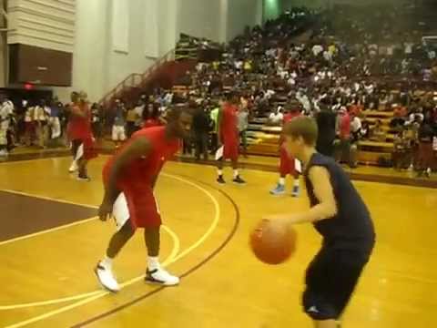 Beckham  Collection on Justin Bieber V S Chris Paul  Celebrity Basketball Game   Luda Day
