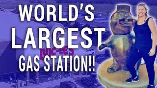 WORLD'S LARGEST GAS STATION!! (BUC-EE'S IN TEXAS) | Travel Snacks