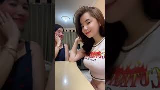 Ibu Sama Anak Sama Cantiknya