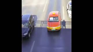 Üst Geçitten Geçerken Eğlenerek Geçen Kişinin Videosu Viral Oldu.