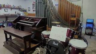 Linus And Lucy - Pipe Organ