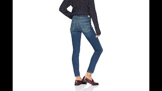 These Under-$25 Shaping Jeans Have Thousands of Reviews on Amazon