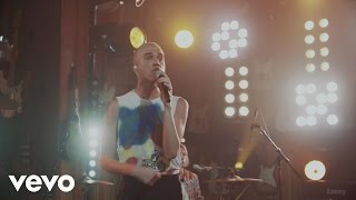 Neon Trees - Love In The 21St Century (Guitar Center Sessions On Directv)