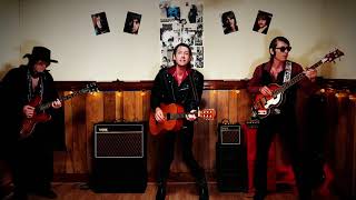 Santa Claus is Back in Town {{Elvis Presley cover}}