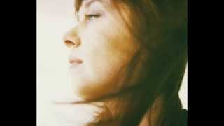 Watch Luka Luka Suzanne Vega video