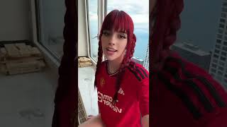 Hey Its The Girl From That Donut Video.