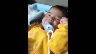 Yalancı Meme Istemeyen Bebek, Fake Breastdo Not Want Baby