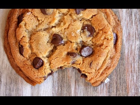 VIDEO : best, chewy, simple chocolate chip cookies : how to - make some chewy chocolate chips at your very own home!!! it is very simple and you can finish them in no time. give them a go! ...