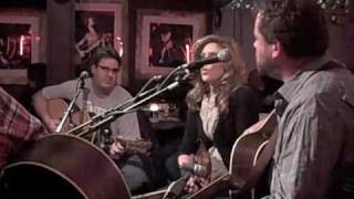 Watch Alison Krauss Blue Lonesome video