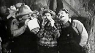 Freddie Fisher & Schnickelfritz Band - Turkey In The Straw 1942