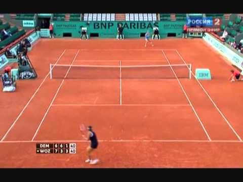 エレナ デメンティエワ vs． Aleksandra Wozniak - 3rd round of the 全仏オープン 2010