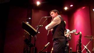 Craig Sharmat Performs Aqua Do Brasil Live At Spaghettinis