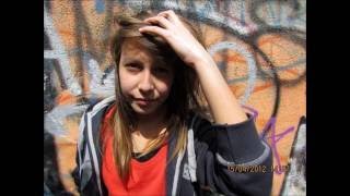 Zeynep Aldemi̇ri̇n Anisina Sari Melek