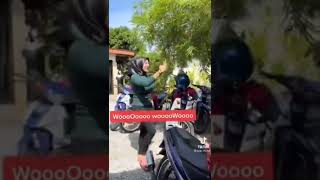 Tiktok viral awek bertudung layan pengunjung di gerai air buah ganu