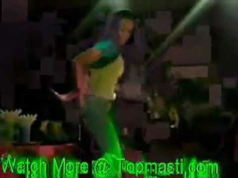Pakistani Desi Girls Hot Mujra Dance in Dubai