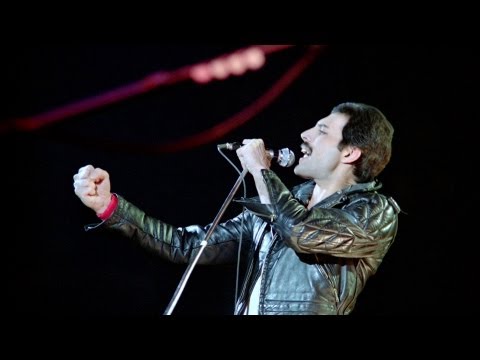 1. We Will Rock You (fast version) - Queen Live in Montreal...