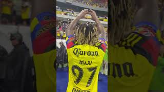 Es El Calor De La Afición, Maxi Bienvenido Al América...