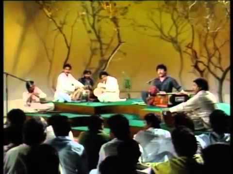 Attaullah khan idhar zindagi ka janaza utega - YouTube.flv