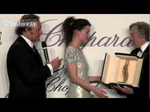 Robert DeNiro presents the Troph e Chopard to Astrid Berg sFrisbey and 