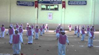 Zeynep Kardelen İsti̇f 23 Nisan Tavşanlar Gösterisi 2012