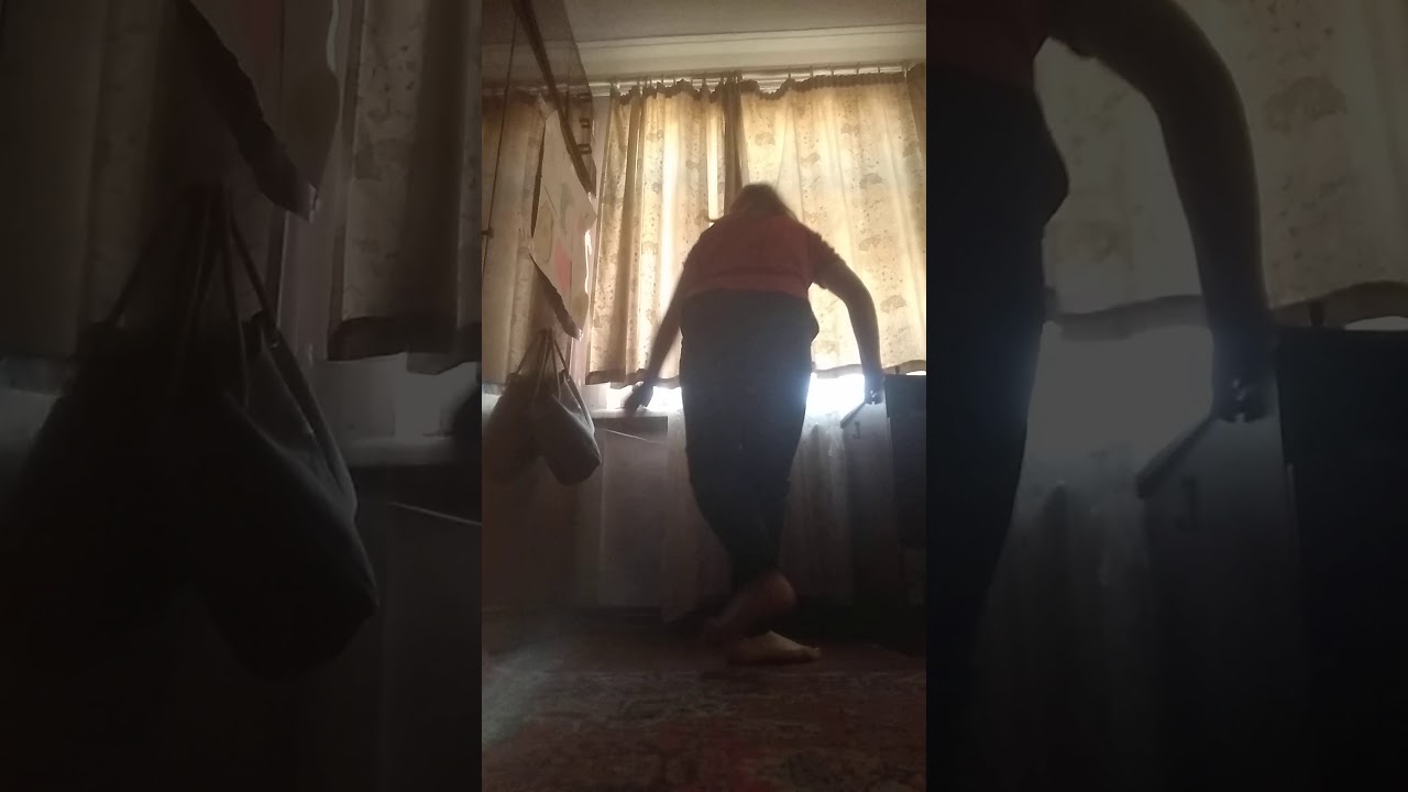 Шатенка трахается в жопу запрокинув ноги за голову смотреть онлайн