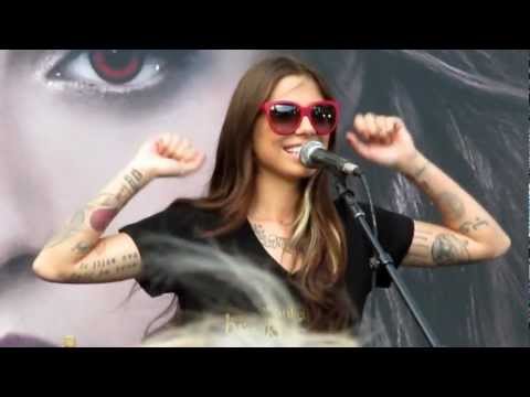 Christina Perri - A Thousand Years (Live from Tent City 2012...