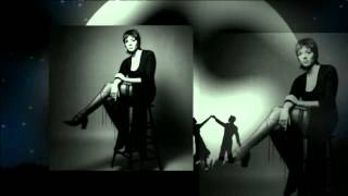 Watch Liza Minnelli Dancing In The Moonlight video
