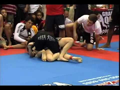 Evelyn Royer vs. Cristina Midget Twister Rodriguez at Grapplers Quest 2007