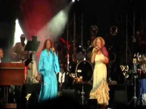 They were ackup singers steely dan backup singers. They were ackup singers