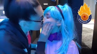 El Beso De Lluna Clark Y Espe En La Queens League