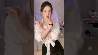 Buzzcast Daily Pick Id 7504040 Cream
