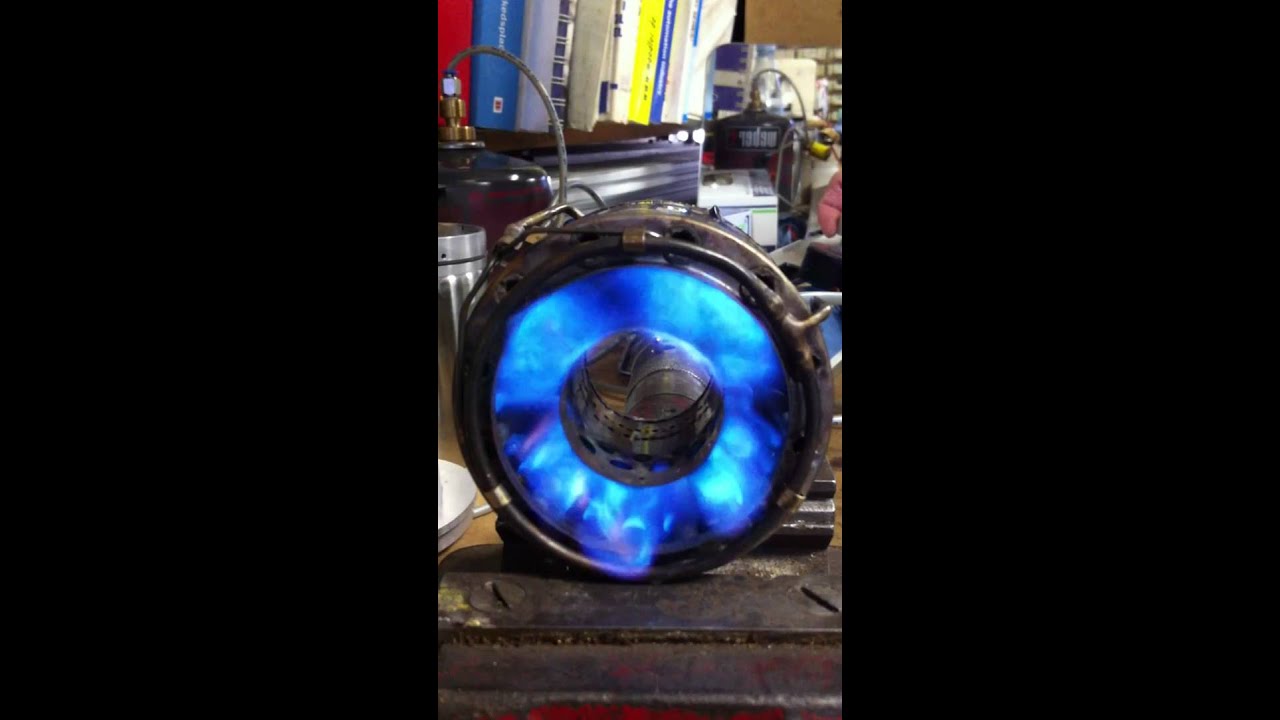 Gas turbine combustion chamber - YouTube