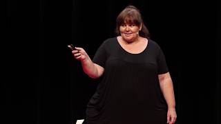 J'habite dans une grosse dame | Caroline Idoux | TEDxNouméa