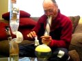 GRANDAD SMOKE BONG LIKE WIZ KHALIFA AND SNOOP DOGG !!!