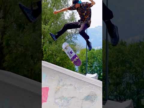 effortless triple Kickflip #skateboarding