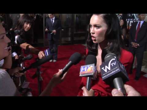 Megan Fox in Giorgio Armani Privé attends the 'Jonah Hex' Film premiere