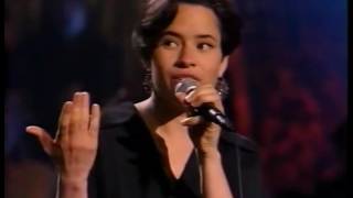 Watch 10000 Maniacs Like The Weather video
