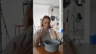 Ünlü Oyuncu Yüzüne Buzlu Banyo Etdi Vi̇deo