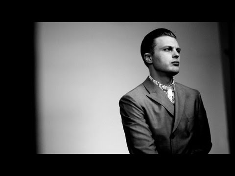 PRADA SPRING/SUMMER 2012 MEN’S ADVERTISING CAMPAIGN: BEHIND THE SCENES