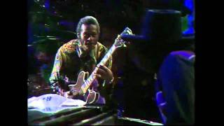 Watch Chuck Berry Roll Over Beethoven video