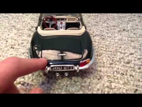 Jaguar E type diecast GreenLight Motor World Series. Opening all the cars for a really close and detailed look.