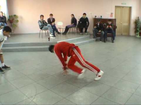 017 bboy Osha (Post Scriptum crew) vs bboy Frost (Connection crew) at Sakhalin ABC 2009