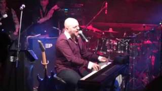 Watch Elio Pace Oh So Tight video