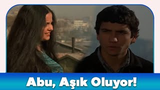Zavallılar Abu, Aşık Oluyor